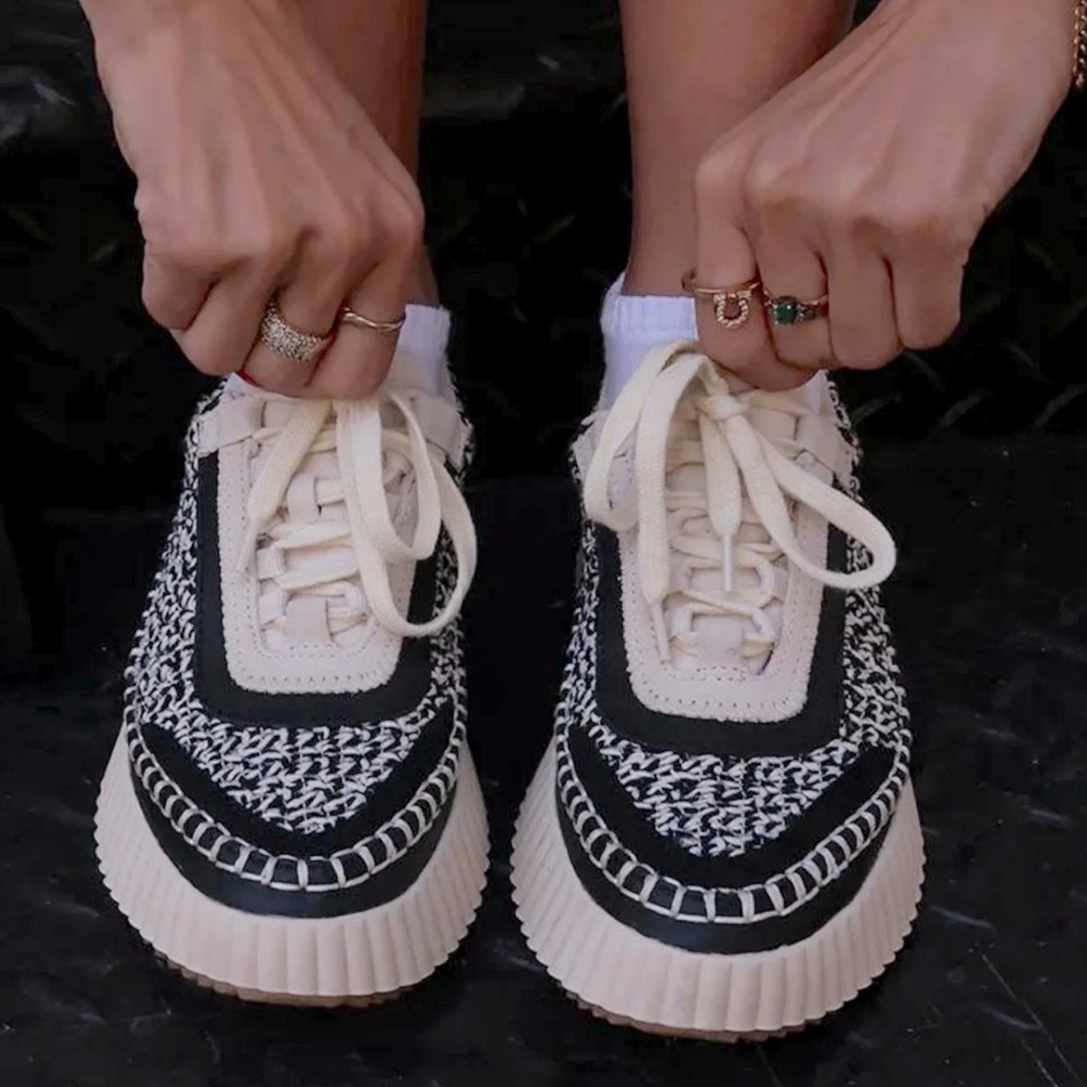 DOLCE VITA, CREAM & BLACK WOVEN KNIT SNEAKERS/ WALKING SHOES, WOMEN’S SIZE 9.5 - Picture 16 of 16